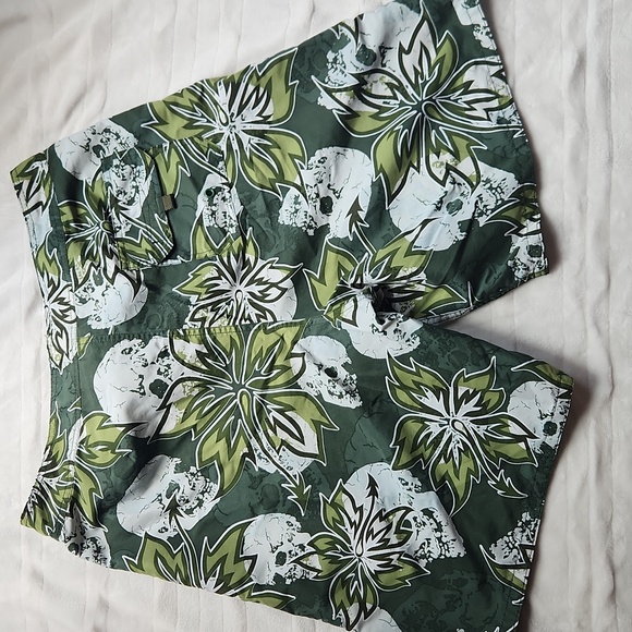 Men's Phys.Sci, Summer, Beach, Pool Resortwear Green Skull Head Men's Swim - Picture 2 of 9